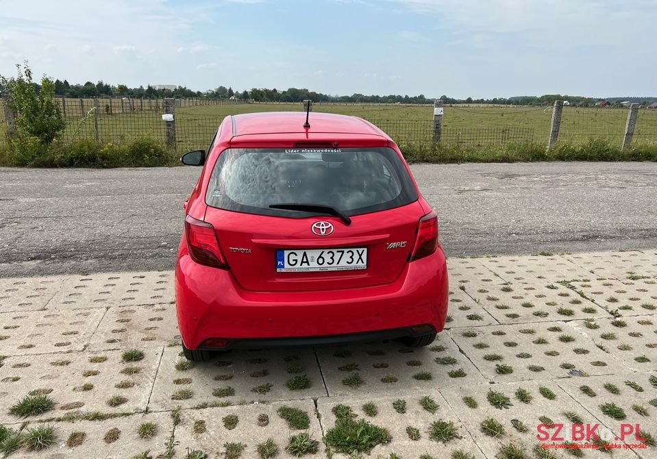 2015' Toyota Yaris photo #2
