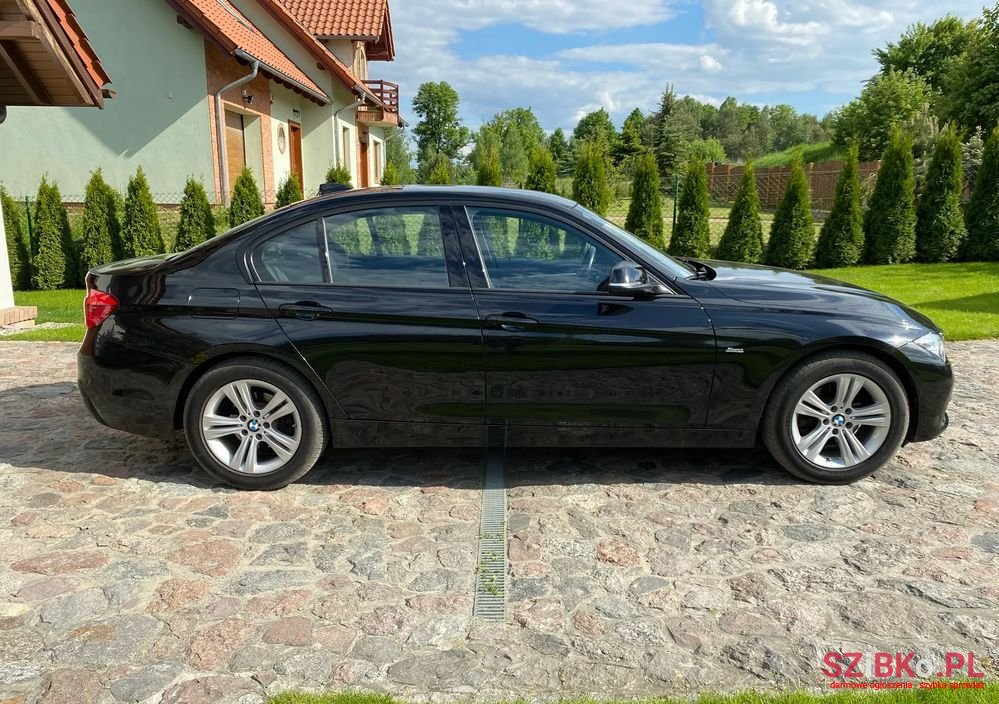 2017' BMW 3 Series Sport Line photo #2