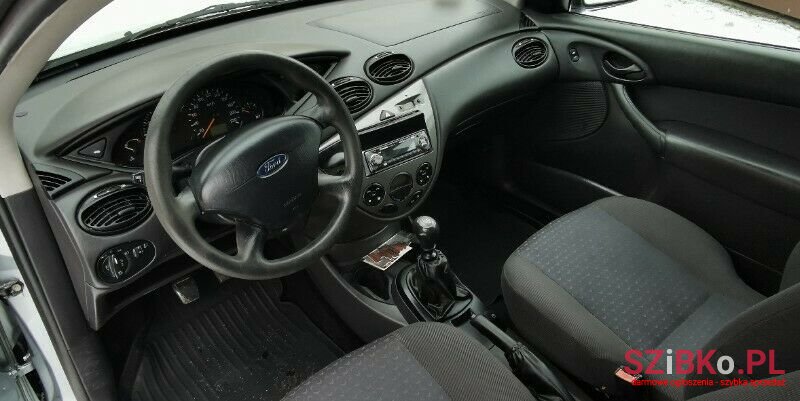 2004' Ford Focus photo #6