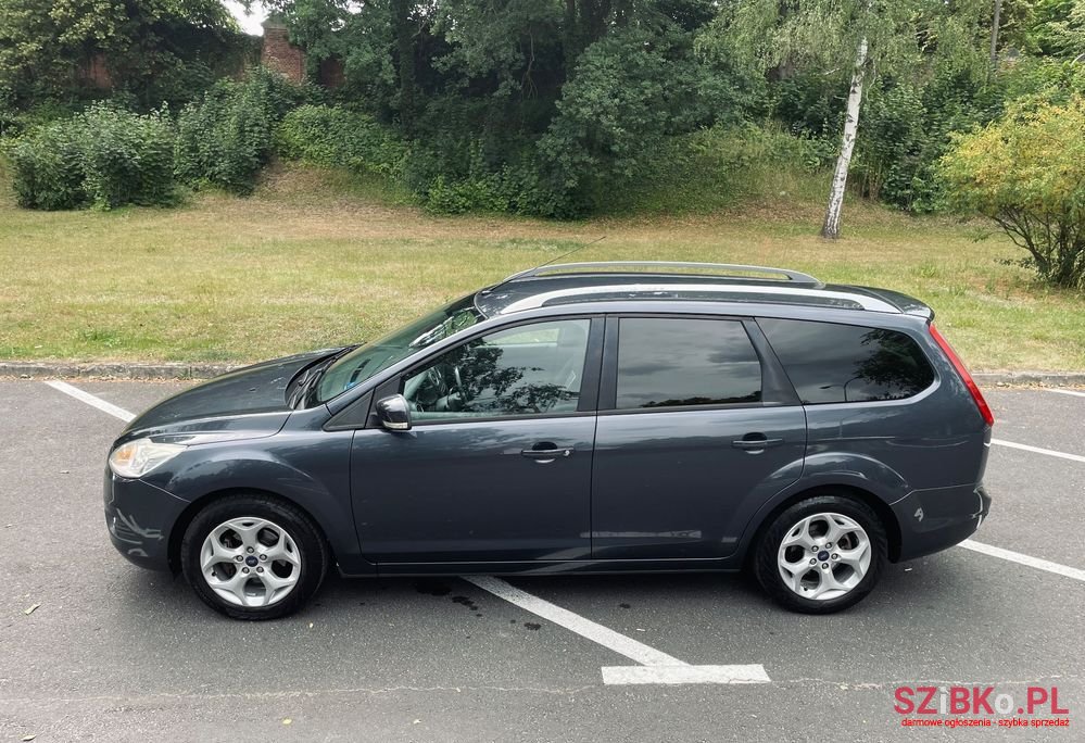 2010' Ford Focus photo #5