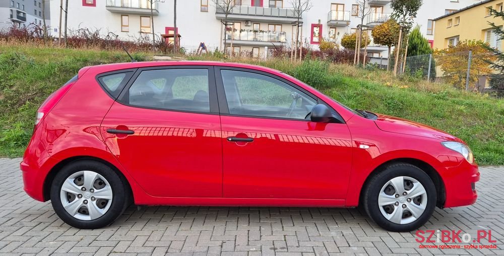 2010' Hyundai i30 photo #6