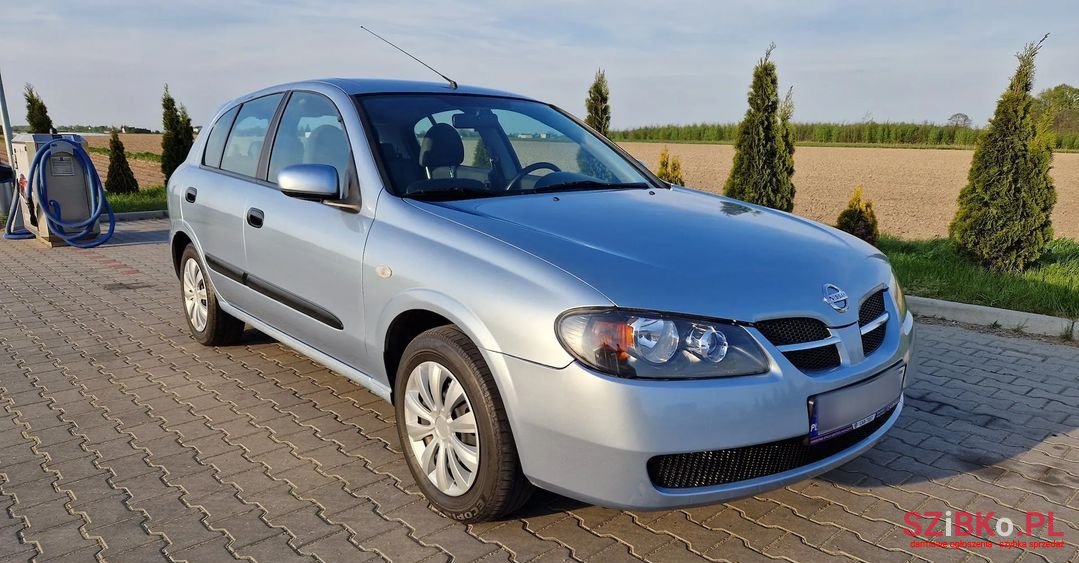 2006' Nissan Almera photo #3