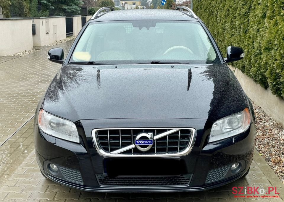 2010' Volvo V70 photo #3