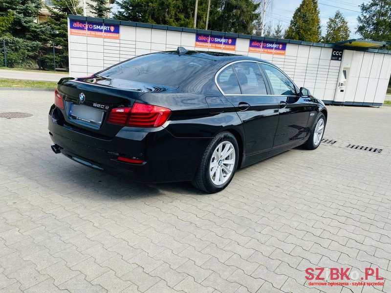 2015' BMW 5 Series 520D photo #3