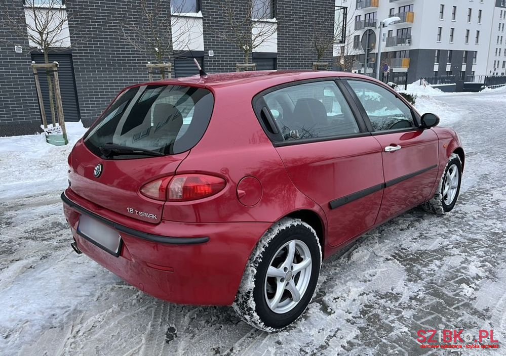 2001' Alfa Romeo 147 photo #3