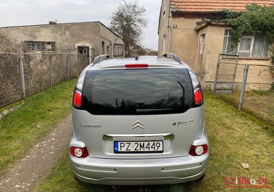 2010' Citroen C3 Picasso photo #5