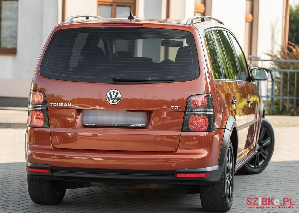 2008' Volkswagen Touran 1.4 Tsi Cross photo #3