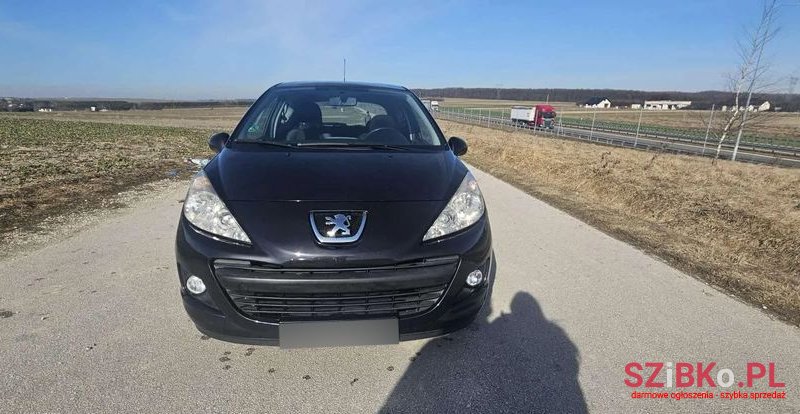 2010' Peugeot 207 1.4 16V Trendy photo #1