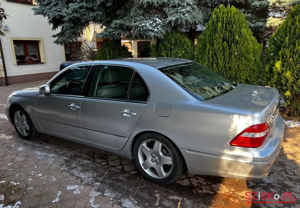 2005' Lexus LS photo #5