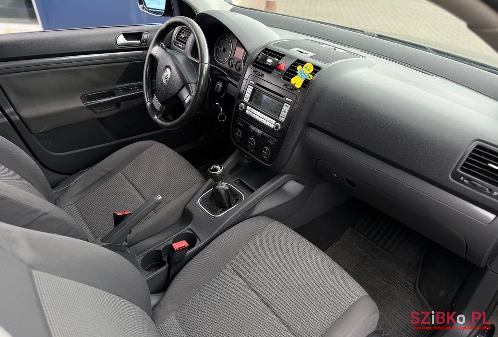 2007' Volkswagen Golf photo #6