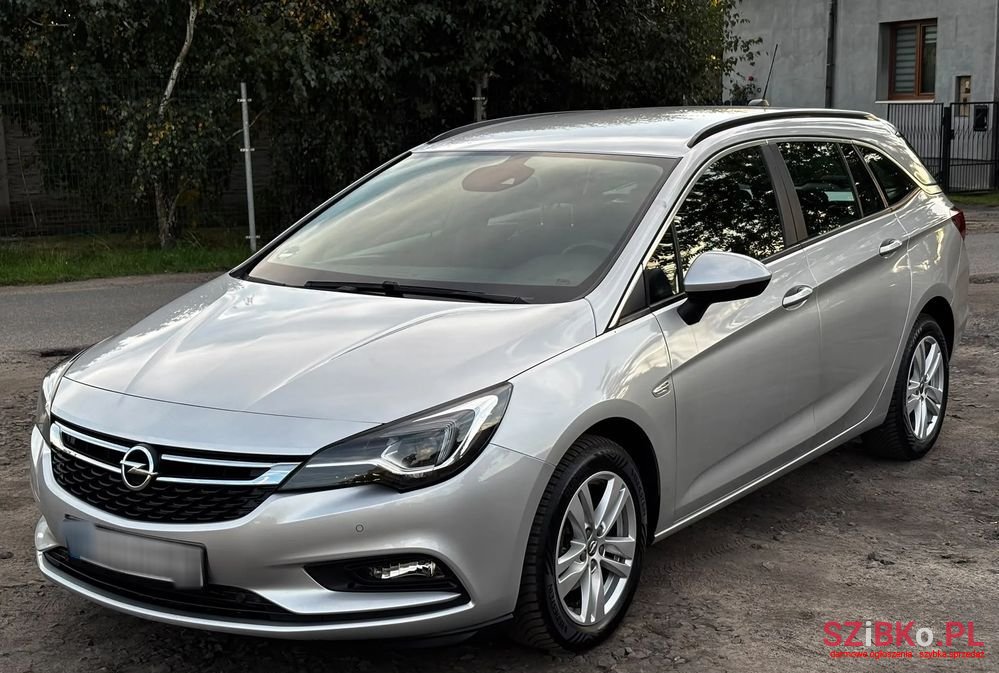 2019' Opel Astra photo #3