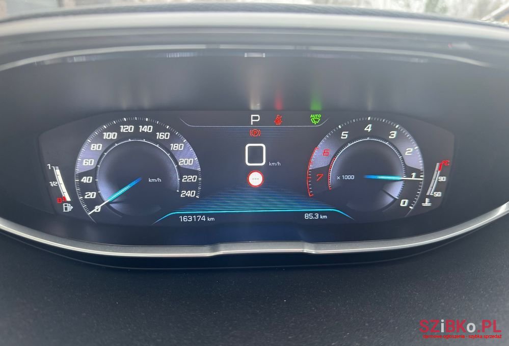 2017' Peugeot 5008 photo #6