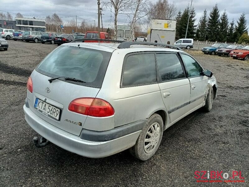 2002' Toyota Avensis photo #3