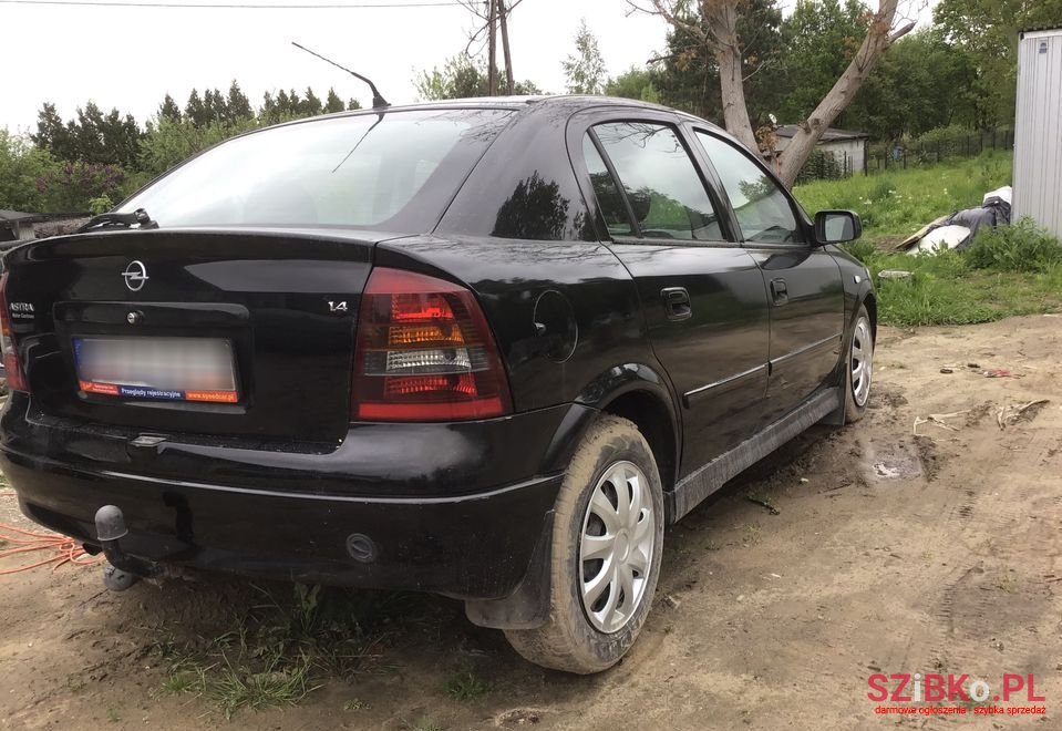 2004' Opel Astra photo #2
