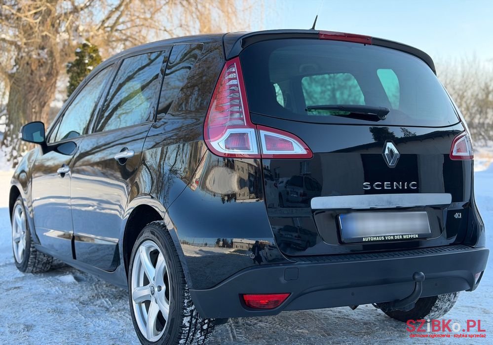2011' Renault Scenic photo #5