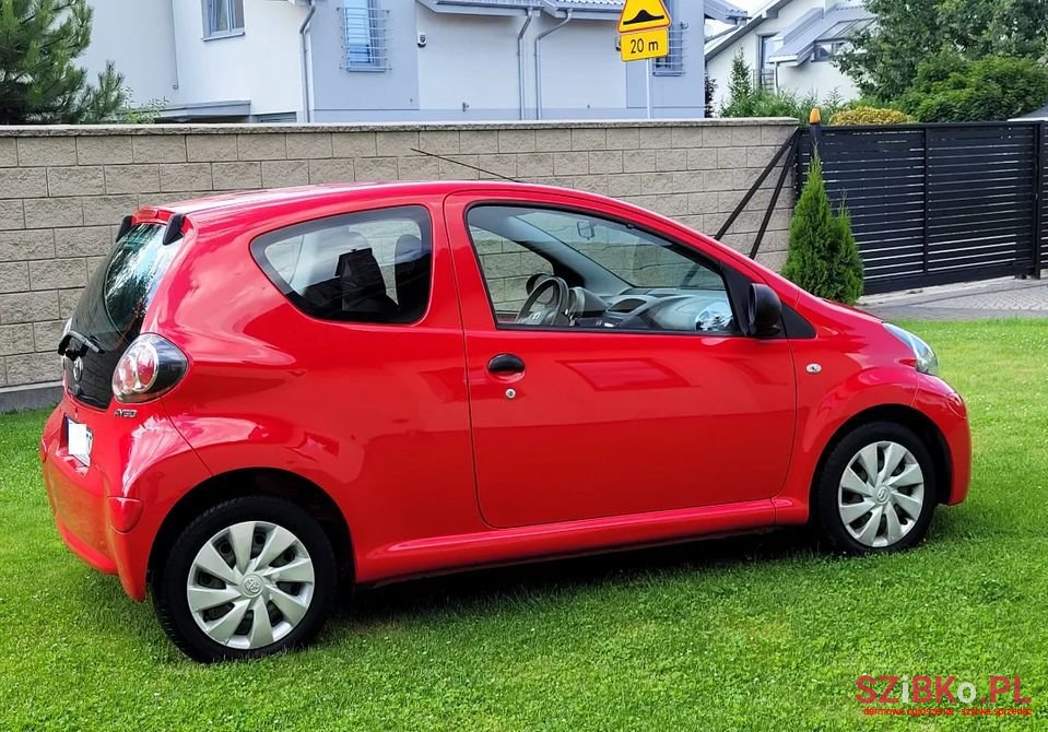2012' Toyota Aygo photo #5