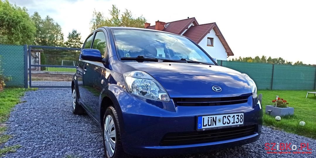 2005' Daihatsu Sirion photo #3