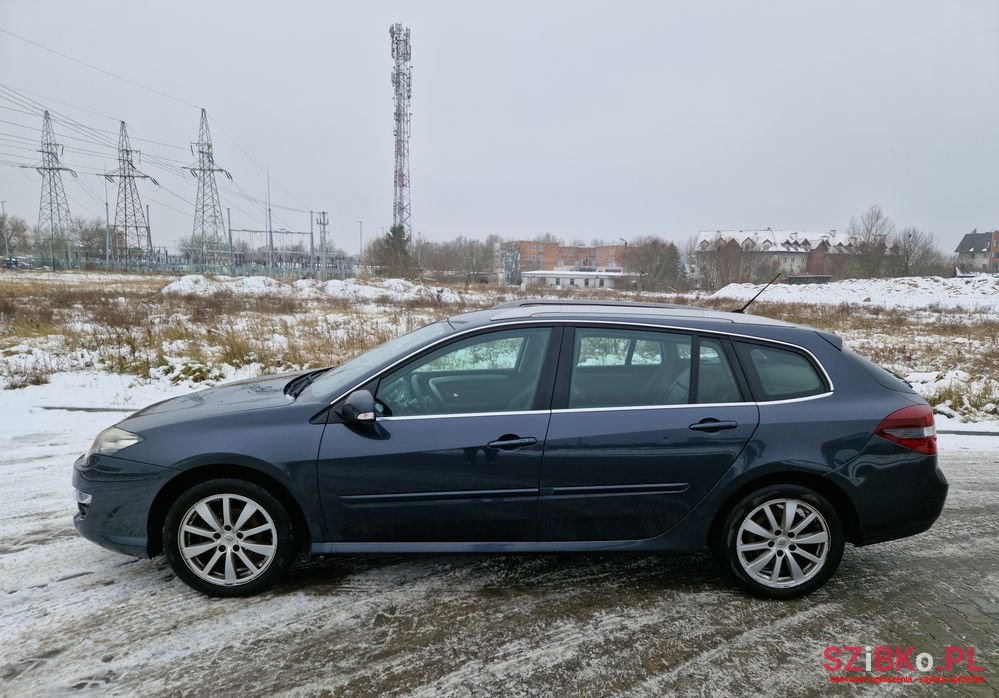 2011' Renault Laguna photo #5