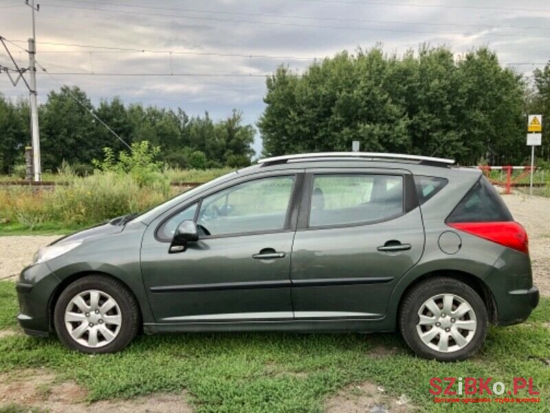 2007' Peugeot 207 Sw photo #2