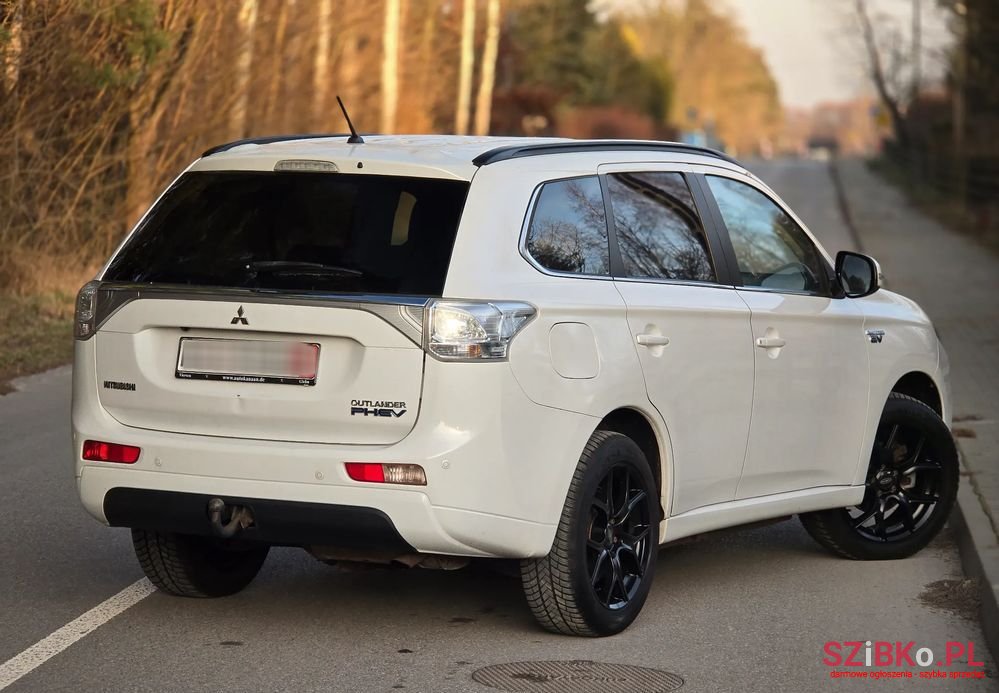 2014' Mitsubishi Outlander photo #3