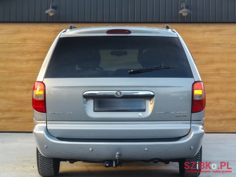 2001' Chrysler Grand Voyager photo #2