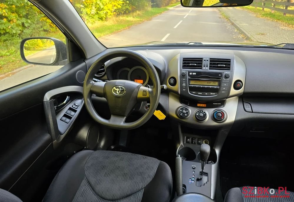 2011' Toyota RAV4 photo #5