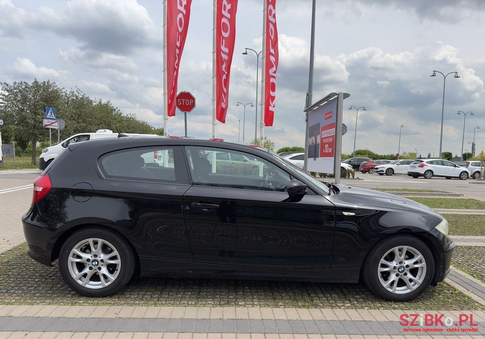 2008' BMW 1 Series 116I photo #6