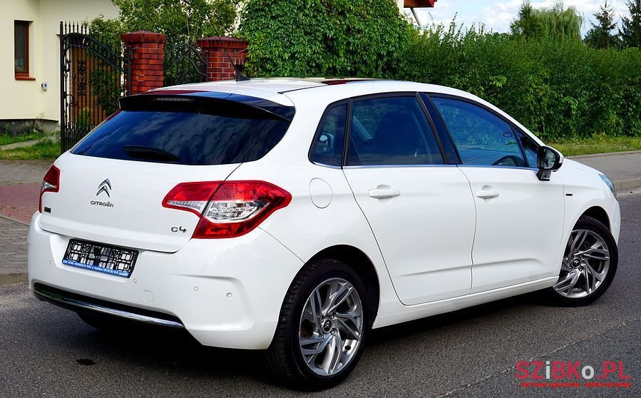 2011' Citroen C4 photo #2