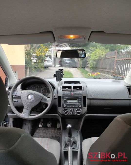 2008' Volkswagen Polo photo #3