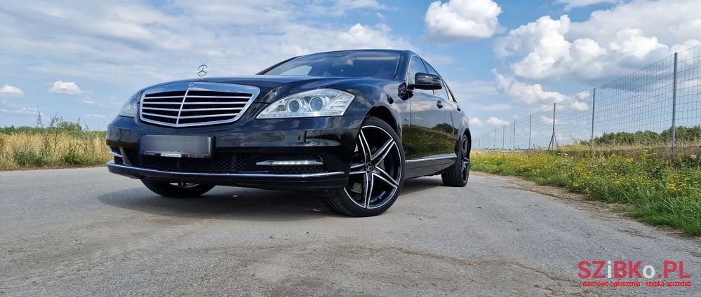 2010' Mercedes-Benz S-Class photo #3