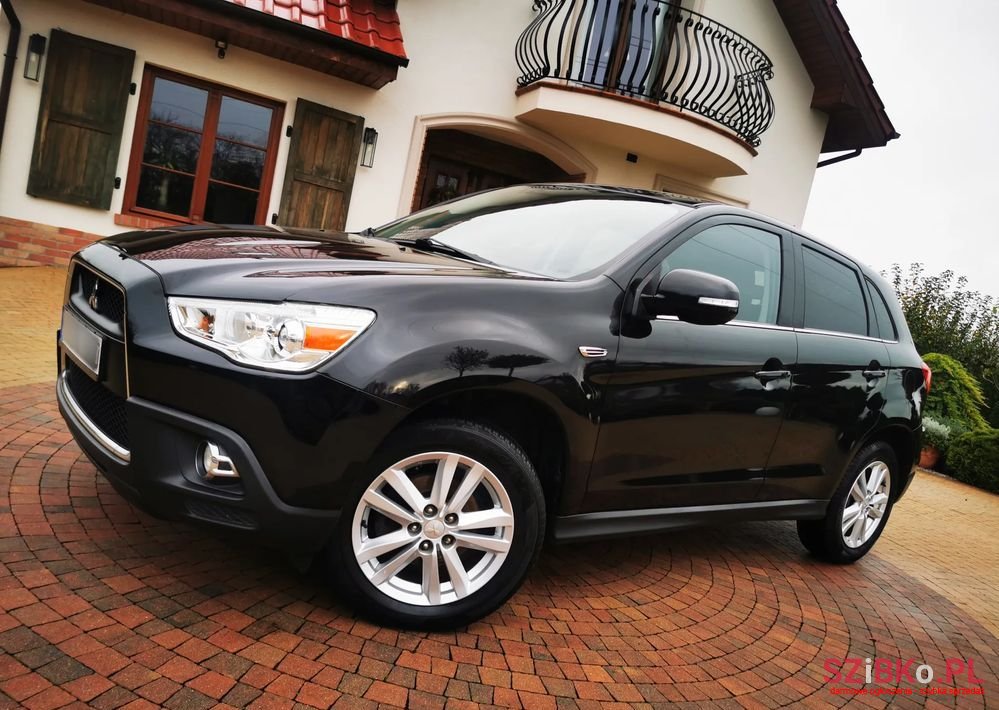 2012' Mitsubishi ASX photo #1