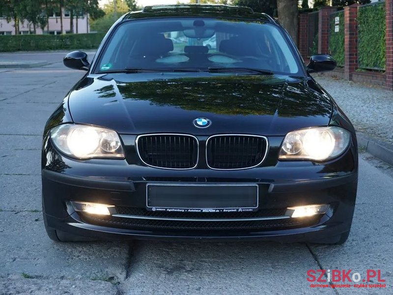 2009' BMW 1 Series photo #4