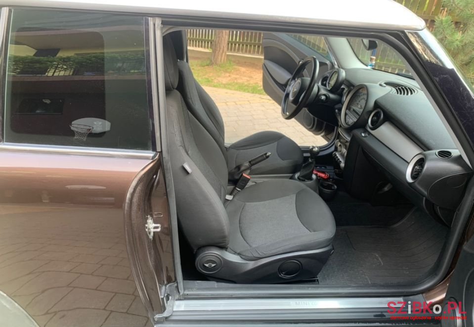 2009' MINI Clubman photo #2