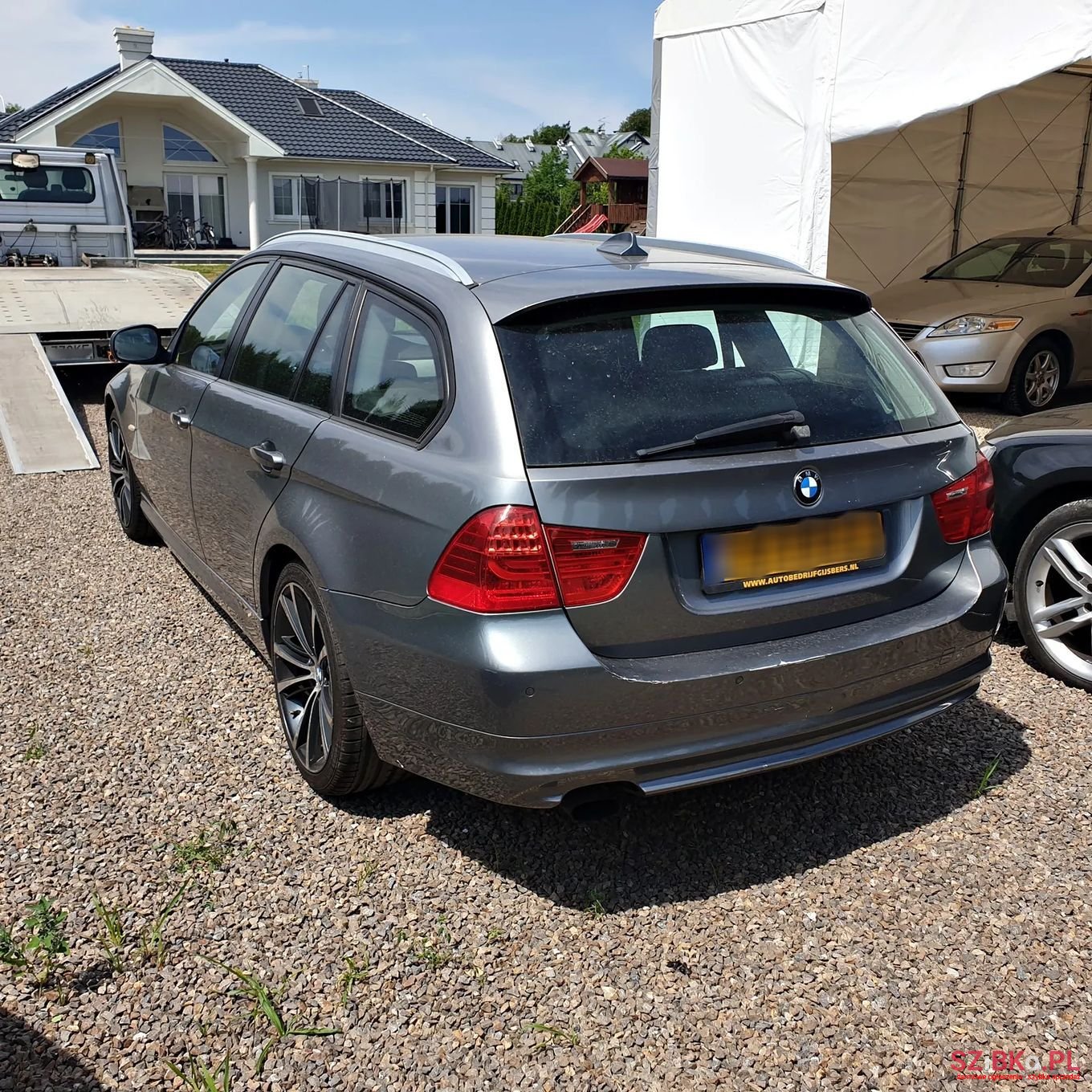 2011' BMW 3 Series photo #5