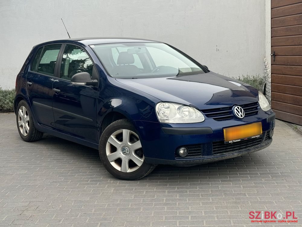 2008' Volkswagen Golf photo #2