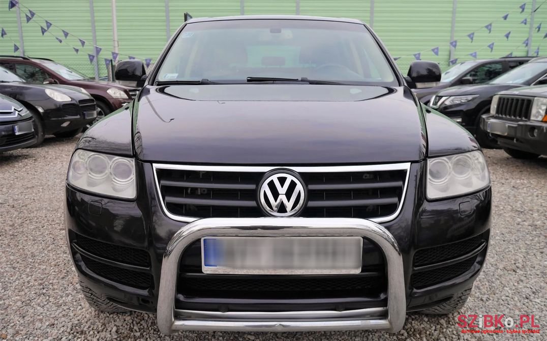 2005' Volkswagen Touareg photo #3