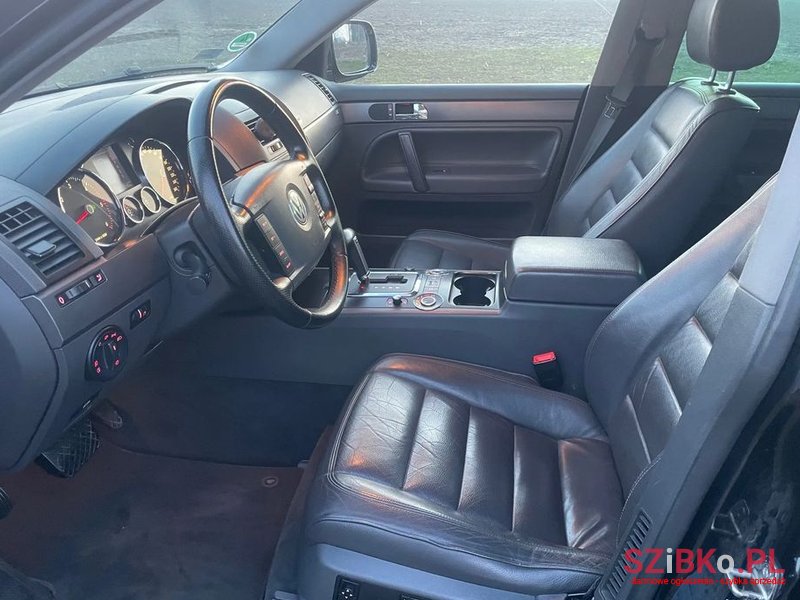 2006' Volkswagen Touareg photo #5