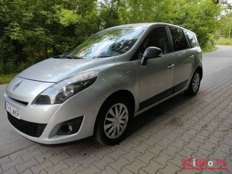 2009' Renault Scenic photo #4