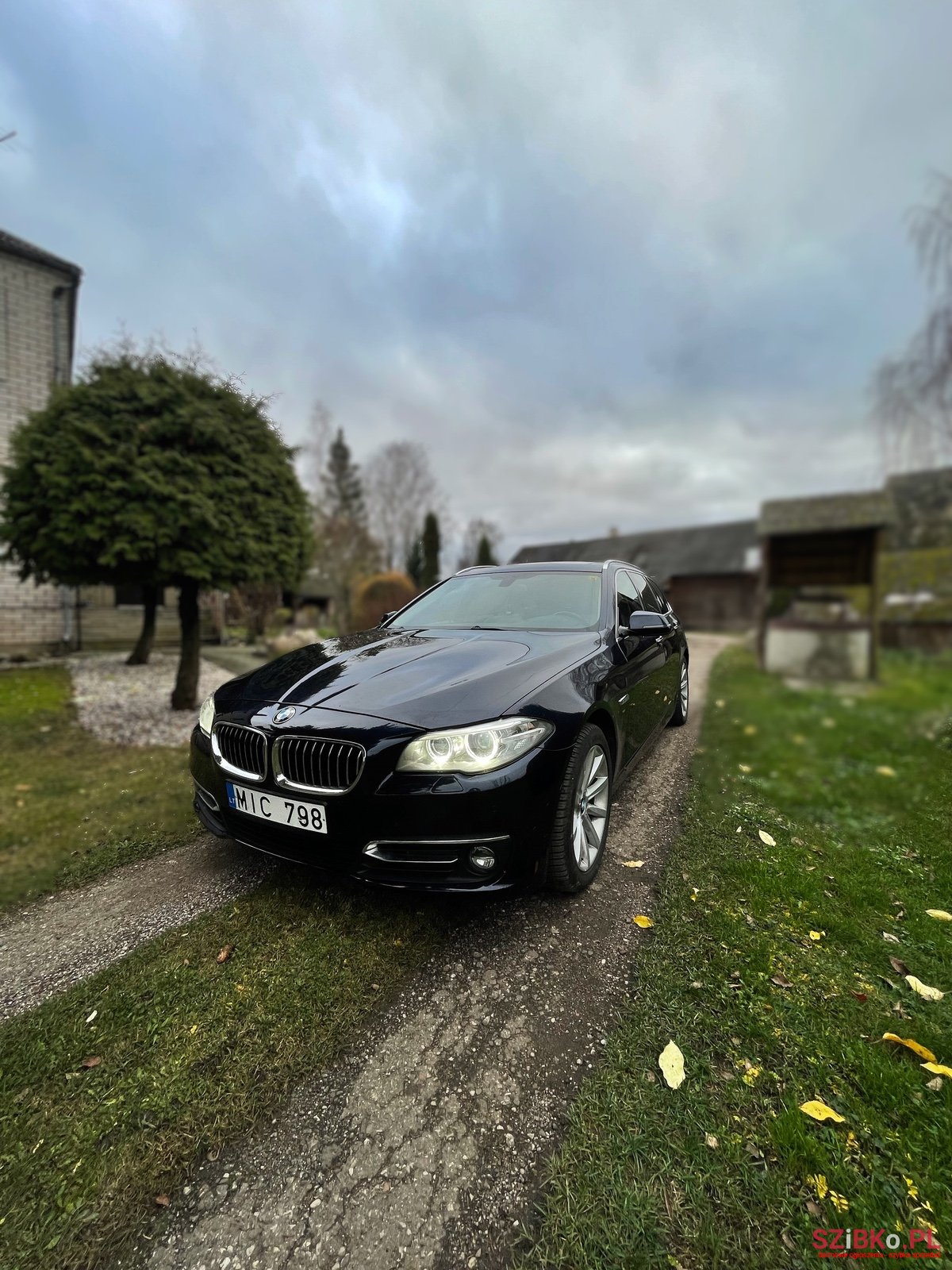 2015' BMW 525 2l photo #1