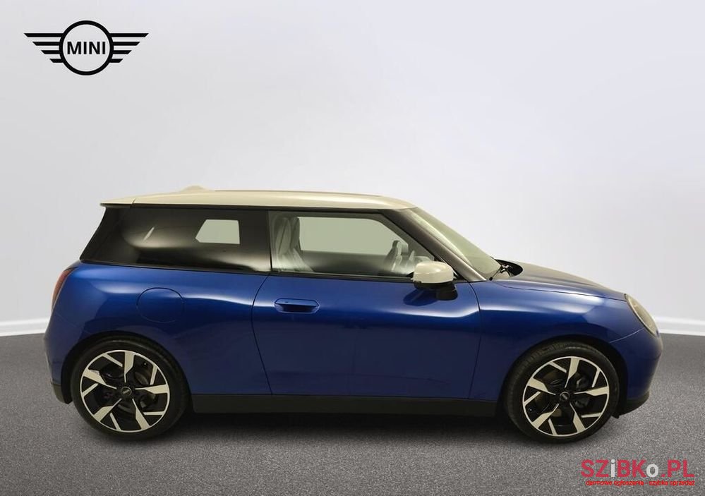 2023' MINI Cooper photo #4