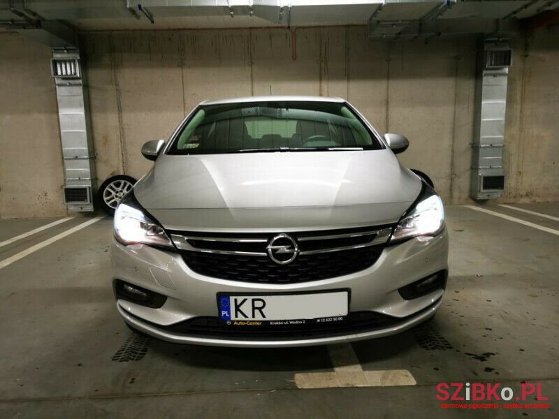 2018' Opel Astra photo #1