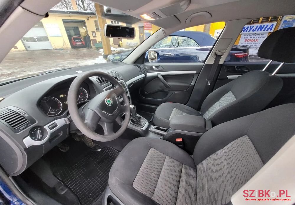 2010' Skoda Octavia 1.6 Tdi Ambition photo #4