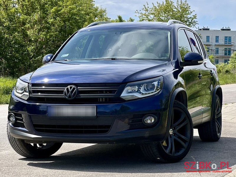 2011' Volkswagen Tiguan photo #1