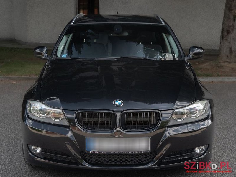 2010' BMW 3 Series photo #4