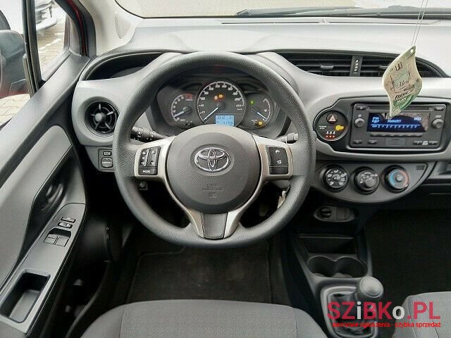 2019' Toyota Yaris photo #3