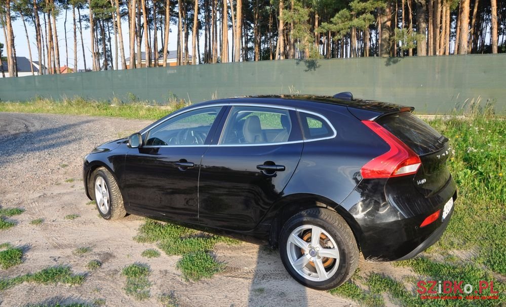 2015' Volvo V40 photo #6