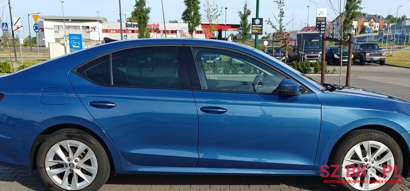 2021' Skoda Octavia photo #2