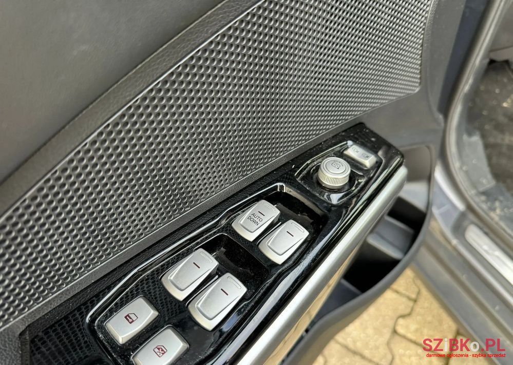 2015' SsangYong Tivoli photo #5