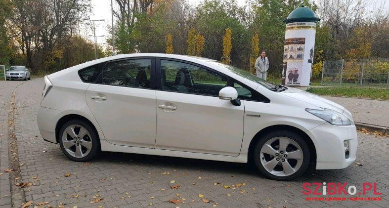 2010' Toyota Prius photo #2