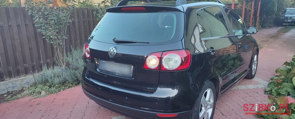 2008' Volkswagen Golf Plus photo #5